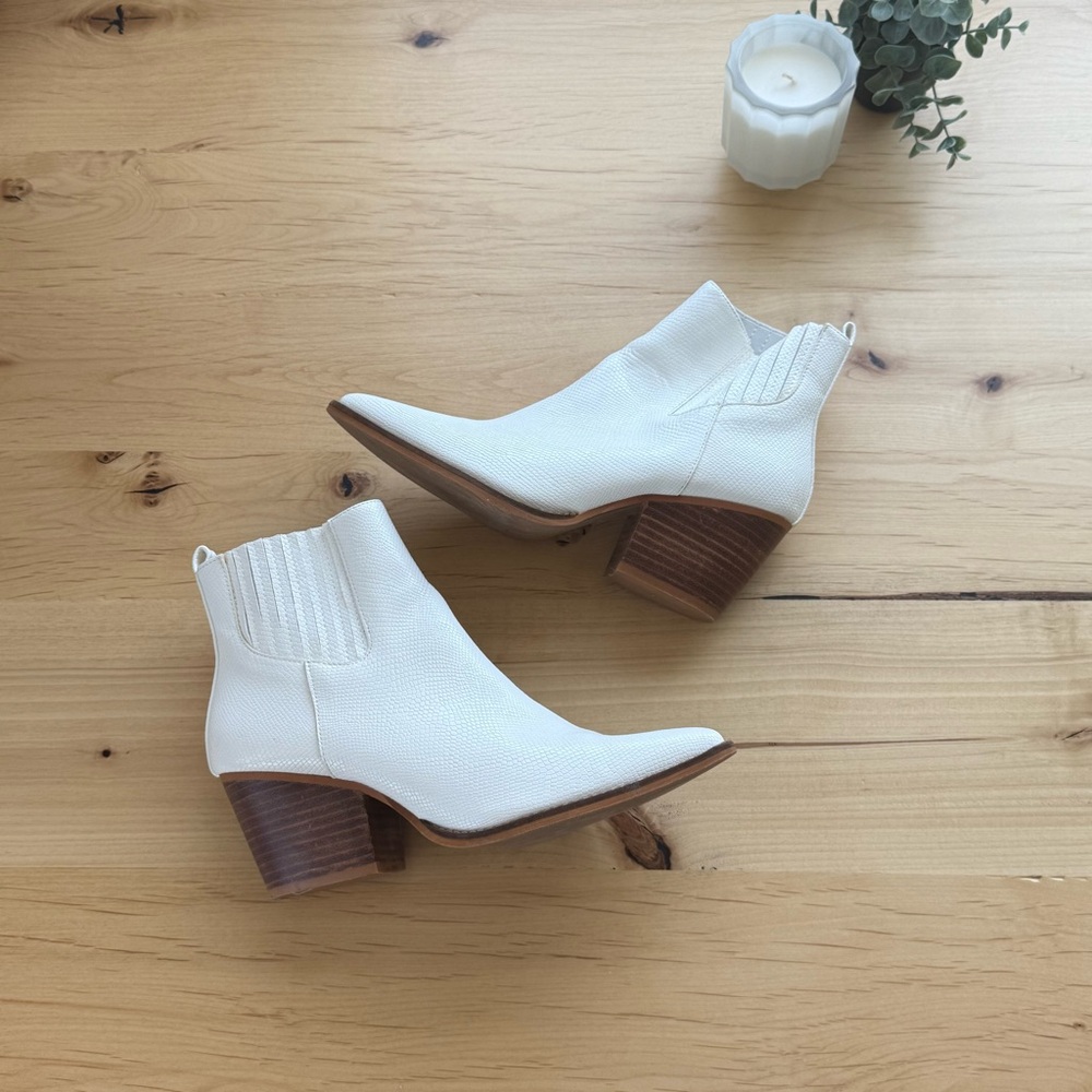 Luca and Grae White Pointed Cowboy Ankle Boots, NWOT